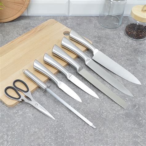 Assorted Knife Sets .
